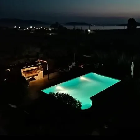 Relaxing Rural Retreat In Mainland Greece Апартаменты