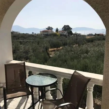 Апартаменты Relaxing Rural Retreat In Mainland Greece *